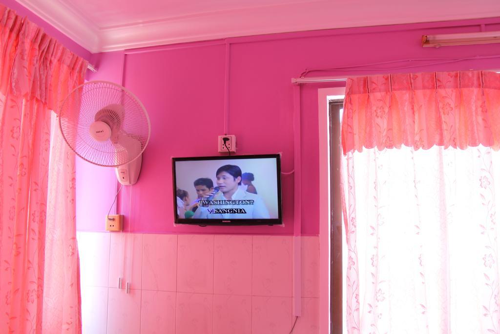 Capitol 3 Guesthouse Phnom Pen Exterior foto