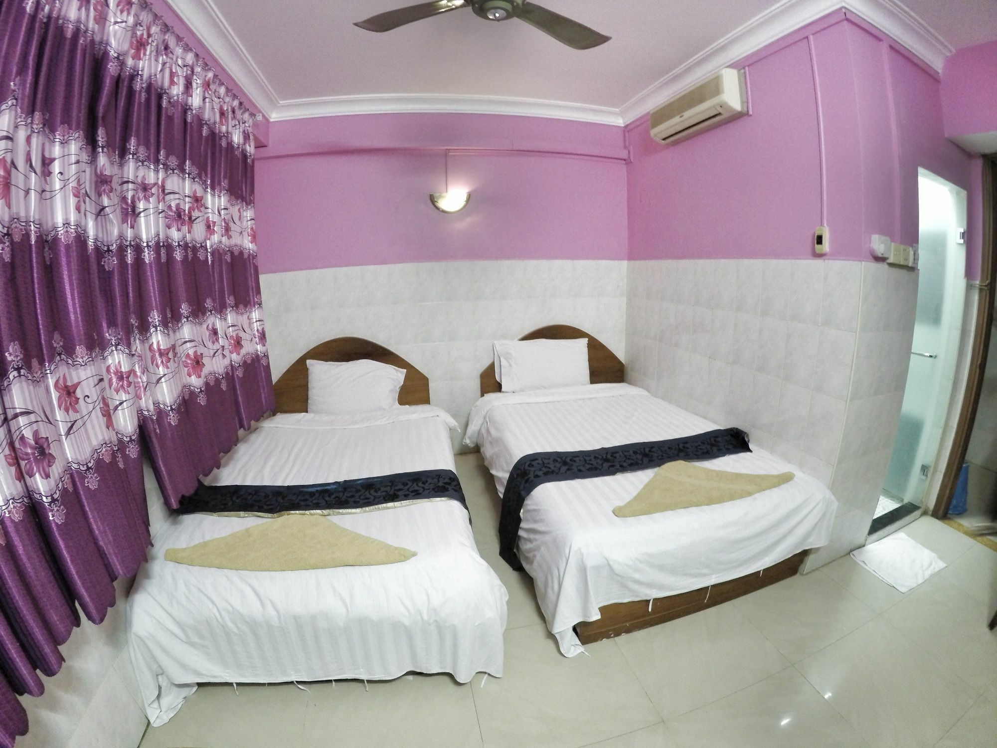 Capitol 3 Guesthouse Phnom Pen Exterior foto