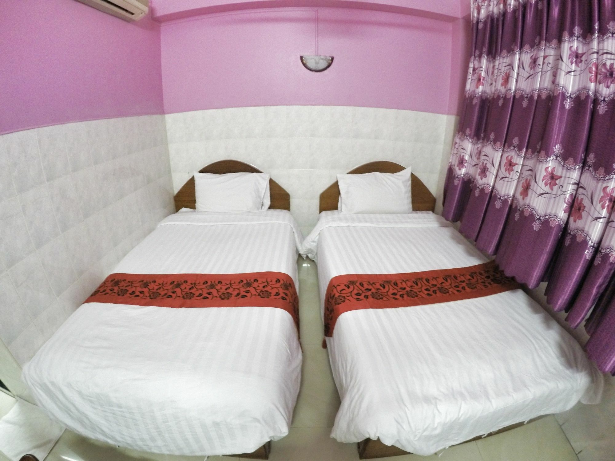 Capitol 3 Guesthouse Phnom Pen Exterior foto
